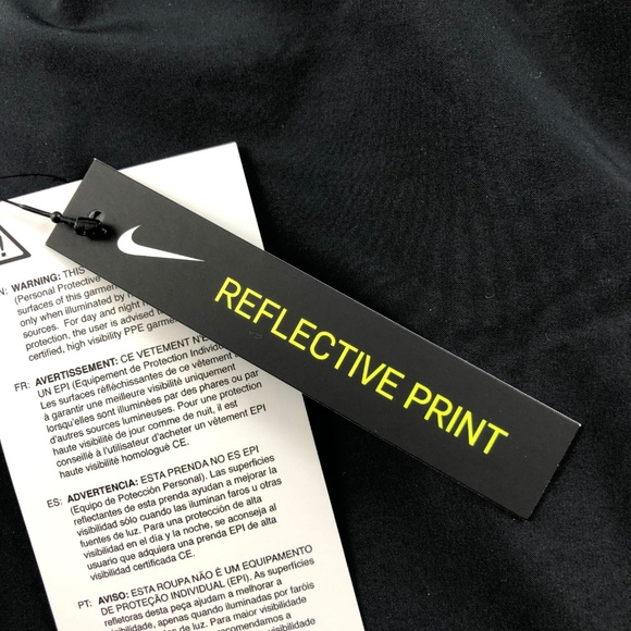 nike essential flash reflective running jacket